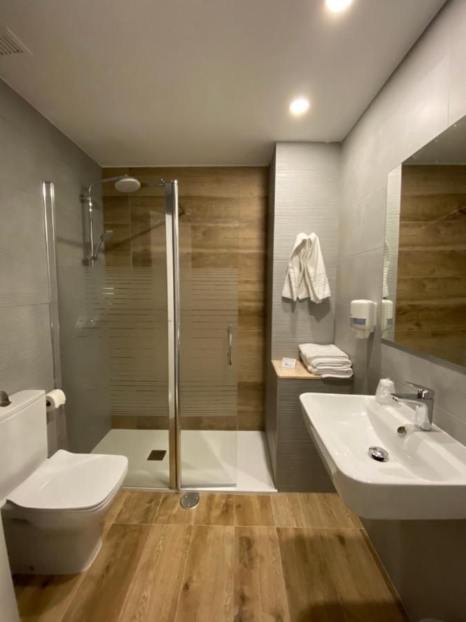 Hotel Valjunco บาเลนเซีย เด ดอนควน ภายนอก รูปภาพ