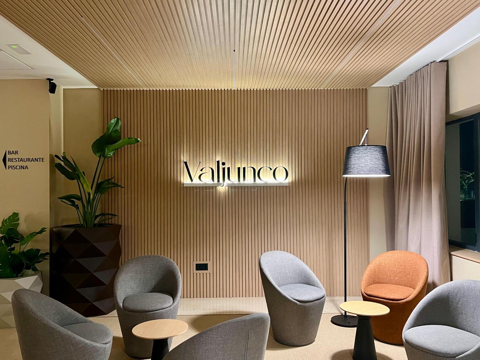 Hotel Valjunco บาเลนเซีย เด ดอนควน ภายนอก รูปภาพ