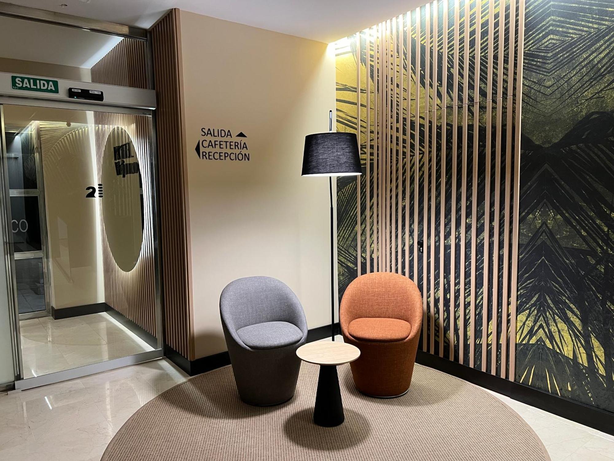 Hotel Valjunco บาเลนเซีย เด ดอนควน ภายนอก รูปภาพ