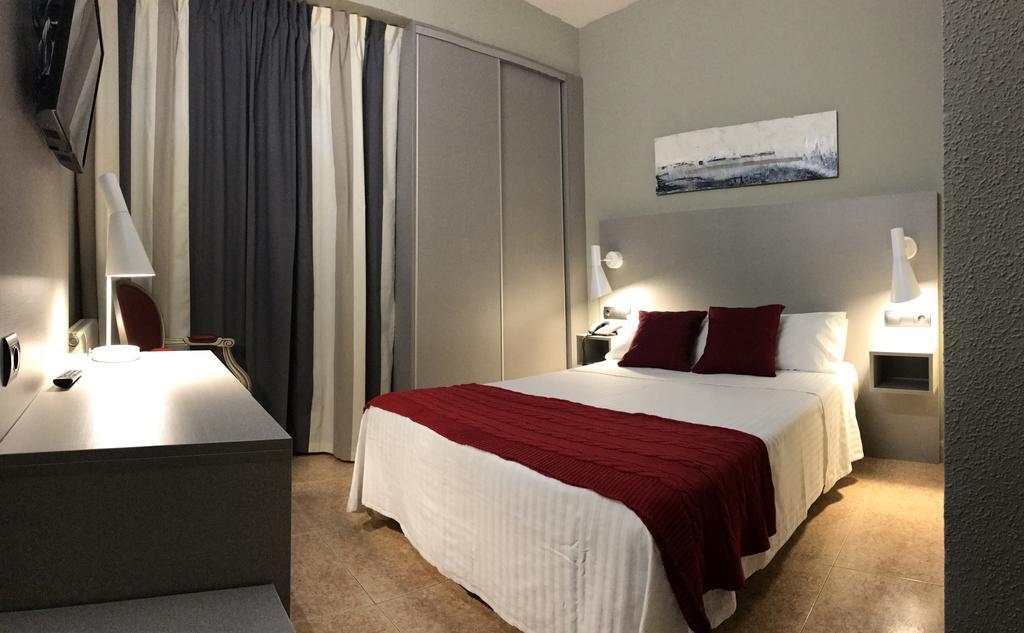 Hotel Valjunco บาเลนเซีย เด ดอนควน ภายนอก รูปภาพ