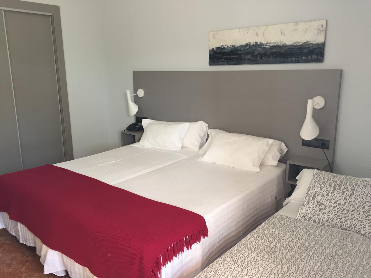 Hotel Valjunco บาเลนเซีย เด ดอนควน ภายนอก รูปภาพ