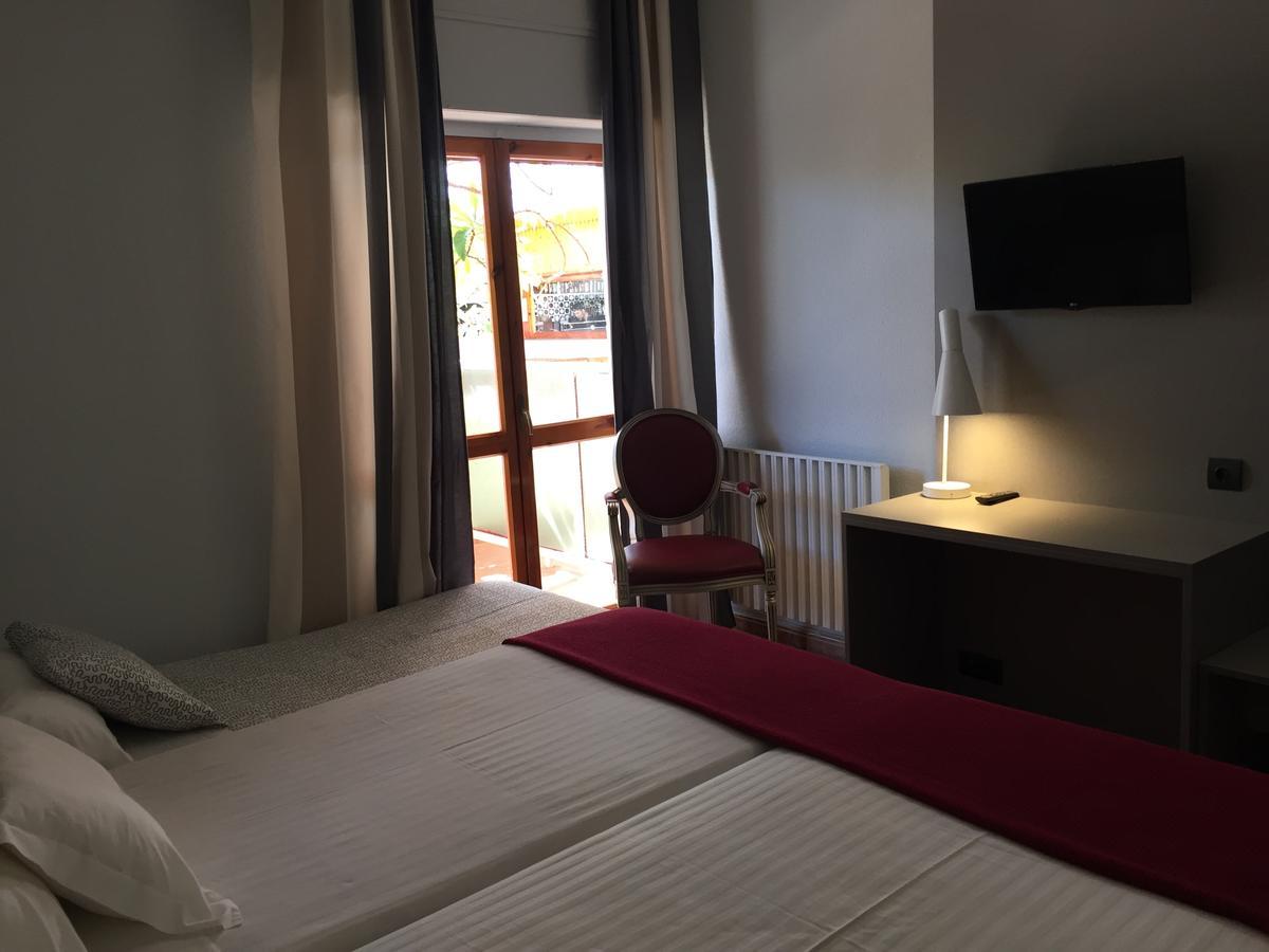 Hotel Valjunco บาเลนเซีย เด ดอนควน ภายนอก รูปภาพ