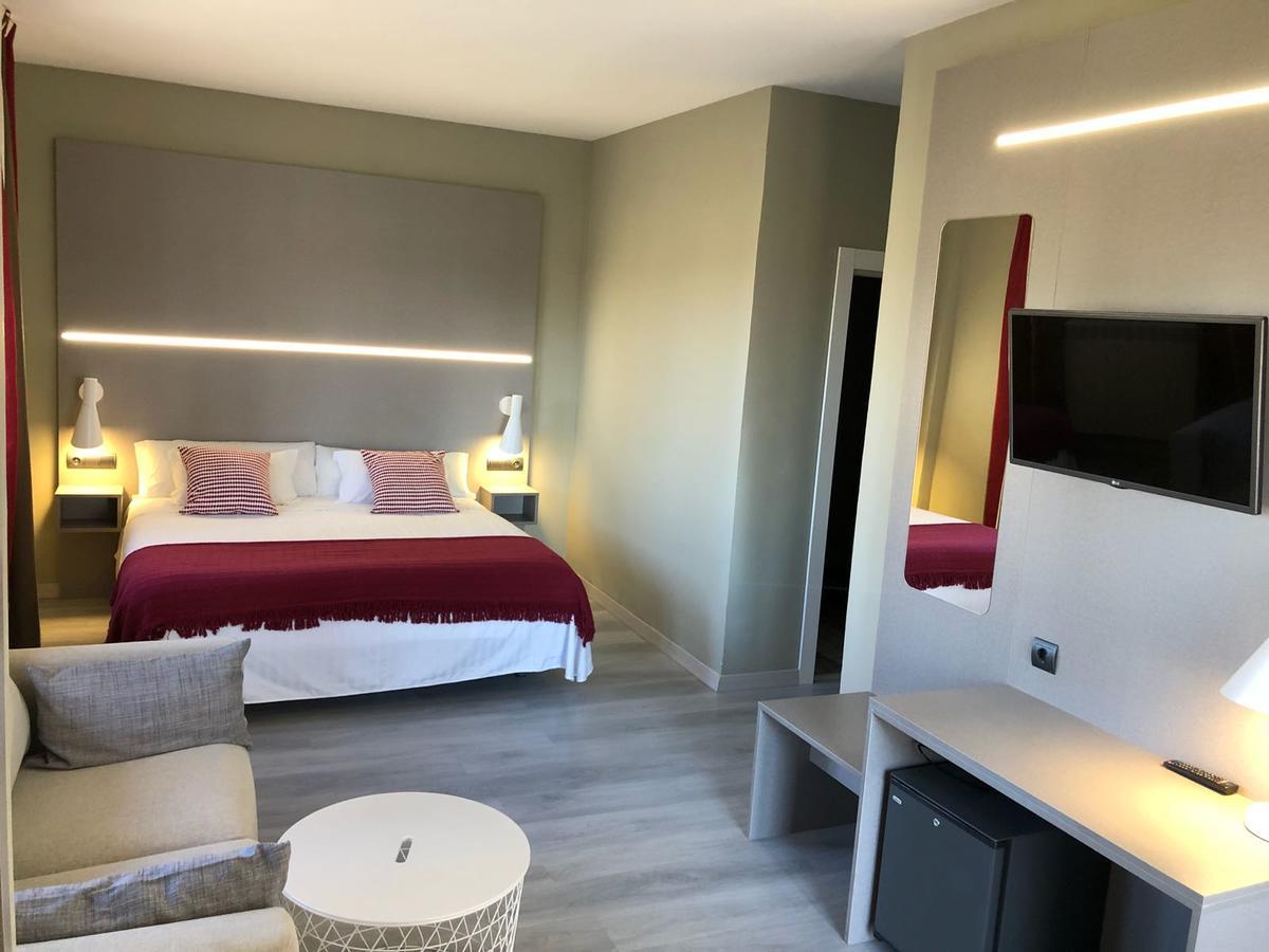 Hotel Valjunco บาเลนเซีย เด ดอนควน ภายนอก รูปภาพ